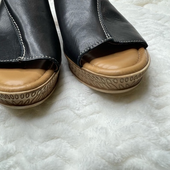 Bella-Vita Women's Wedge Leather Upper Sandals Slip On Made In Italy Size 11M - Picture 5 of 8